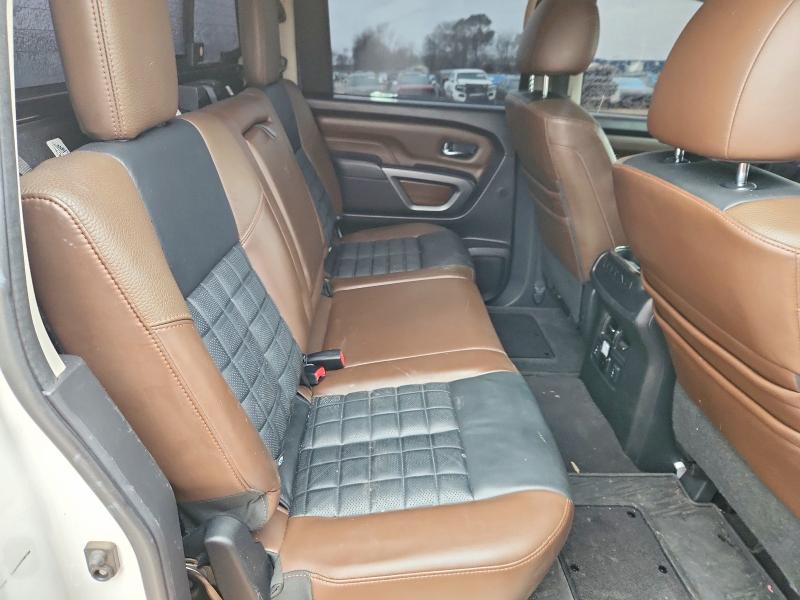 Фото 10 - NISSAN TITAN