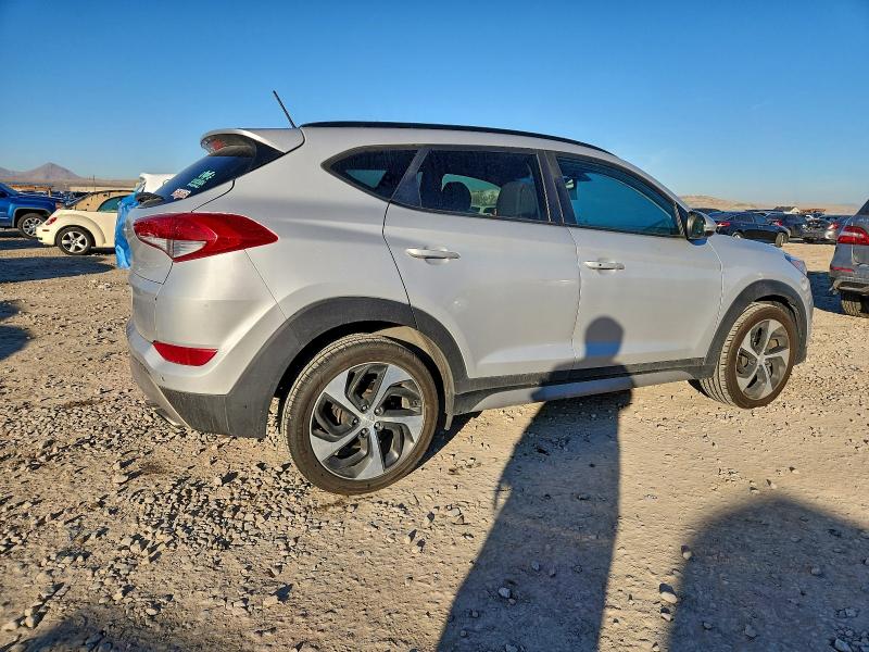 Фото 3 - HYUNDAI TUCSON