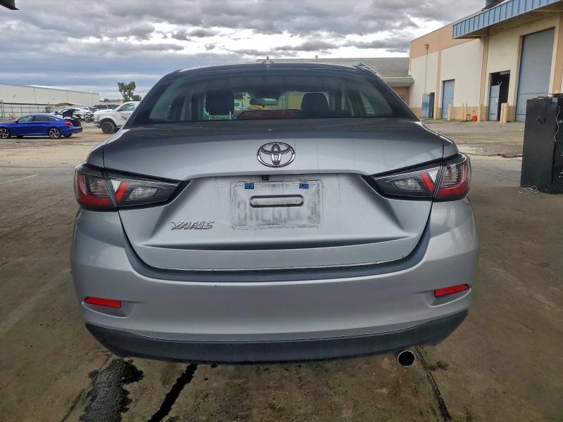 Фото 6 - TOYOTA YARIS