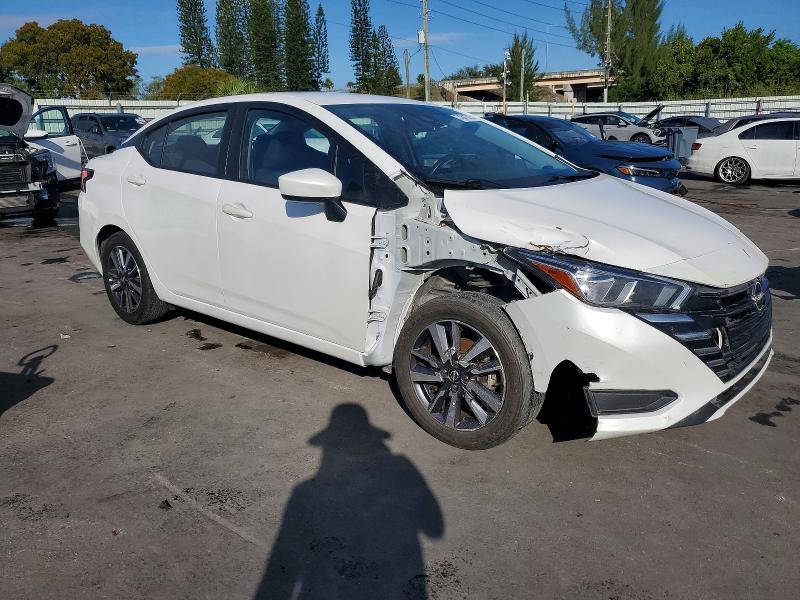 Фото 4 - NISSAN VERSA