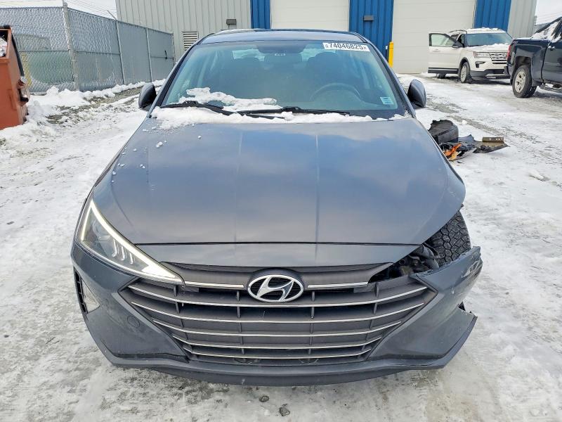 Фото 5 - HYUNDAI ELANTRA