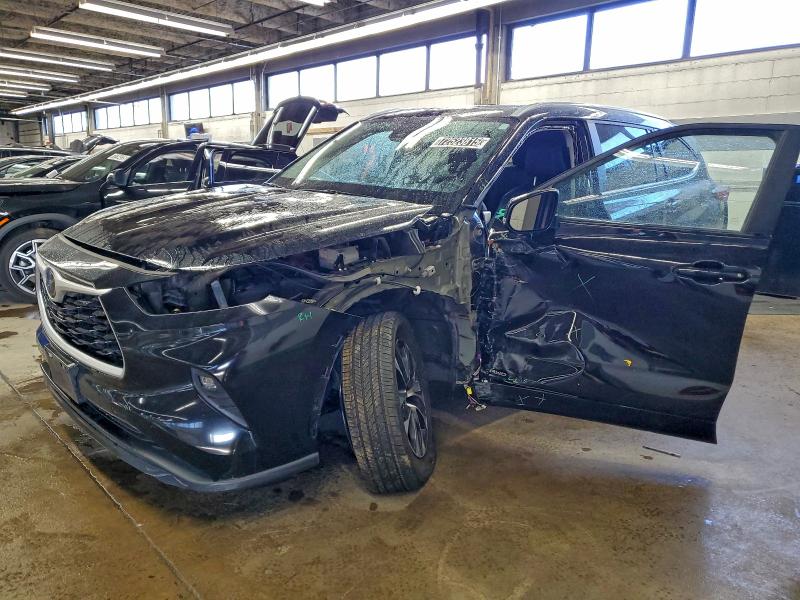 Фото 1 - TOYOTA HIGHLANDER