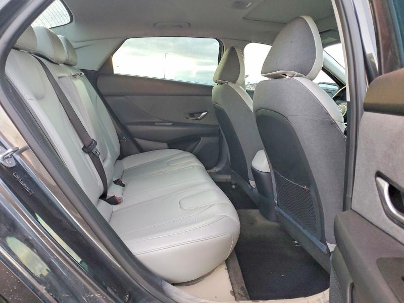 Фото 10 - HYUNDAI ELANTRA