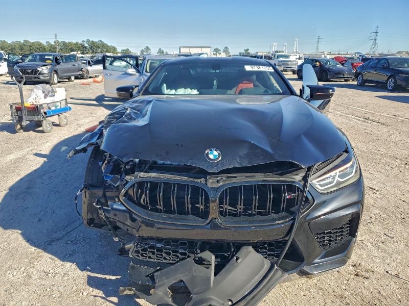 Фото 5 - BMW M8