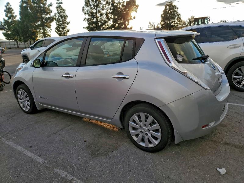 Фото 2 - NISSAN LEAF