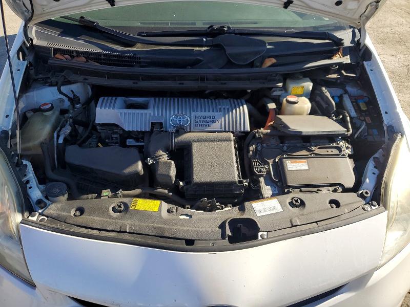 Фото 11 - TOYOTA PRIUS