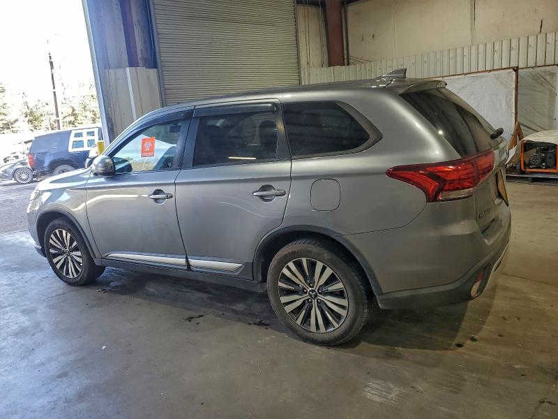 Фото 2 - MITSUBISHI OUTLANDER
