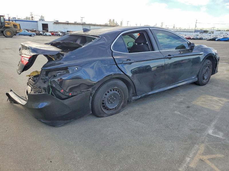 Фото 3 - TOYOTA CAMRY