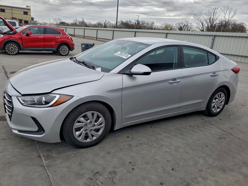 Фото 1 - HYUNDAI ELANTRA