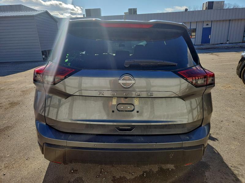 Фото 6 - NISSAN ROGUE