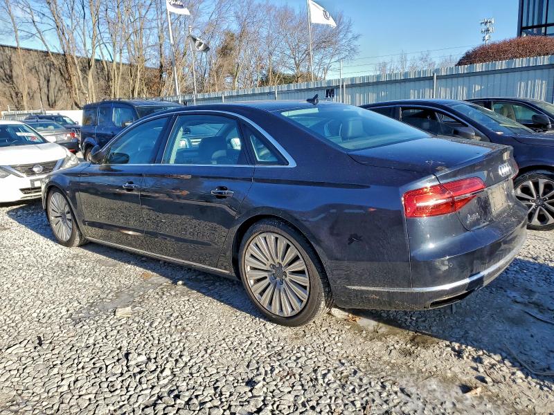 Фото 2 - AUDI A8