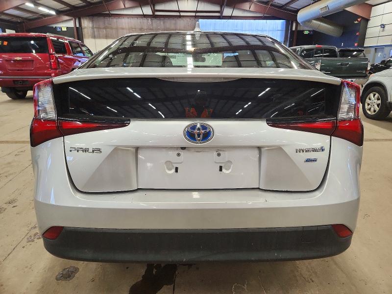 Фото 6 - TOYOTA PRIUS