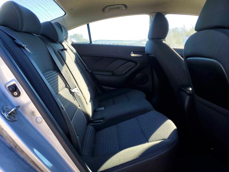 Фото 10 - KIA FORTE