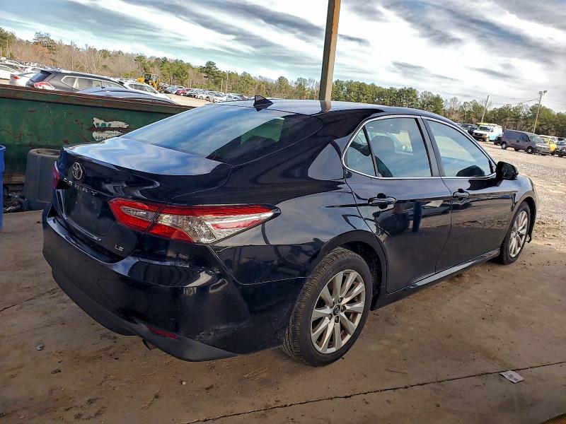 Фото 3 - TOYOTA CAMRY