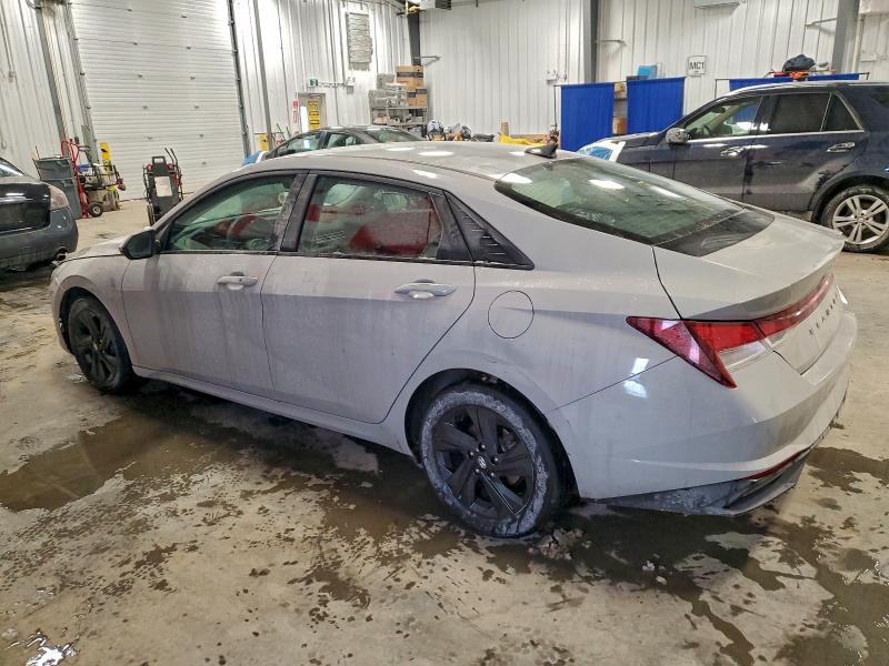 Фото 2 - HYUNDAI ELANTRA