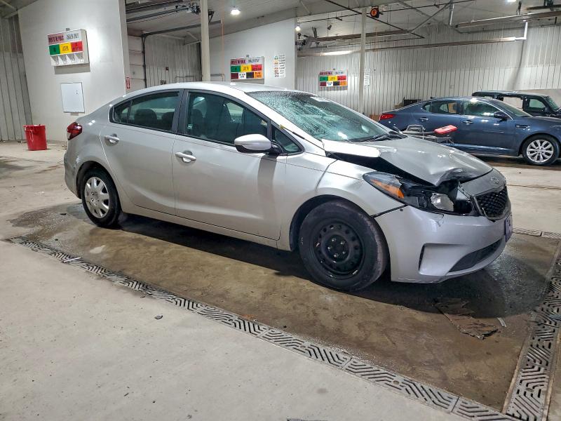 Фото 4 - KIA FORTE