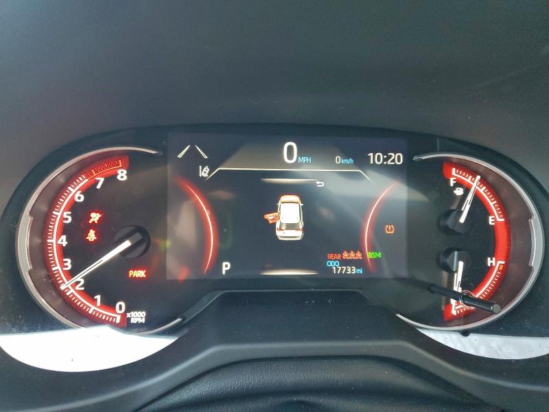 Фото 9 - TOYOTA RAV4