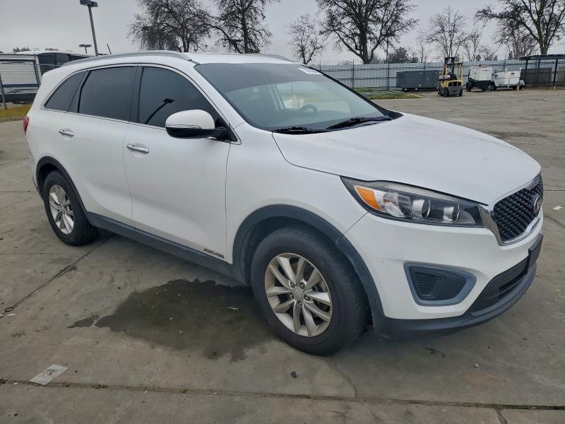 Фото 4 - KIA SORENTO