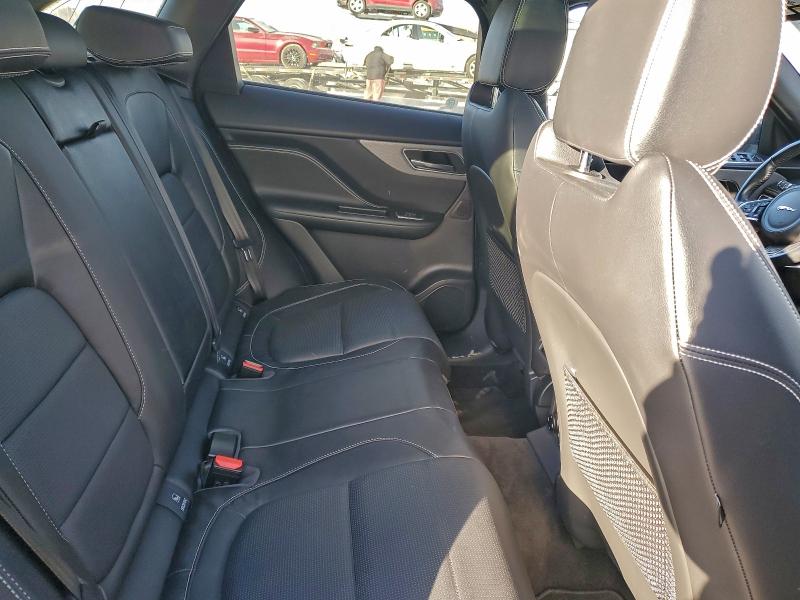 Фото 11 - JAGUAR F-PACE