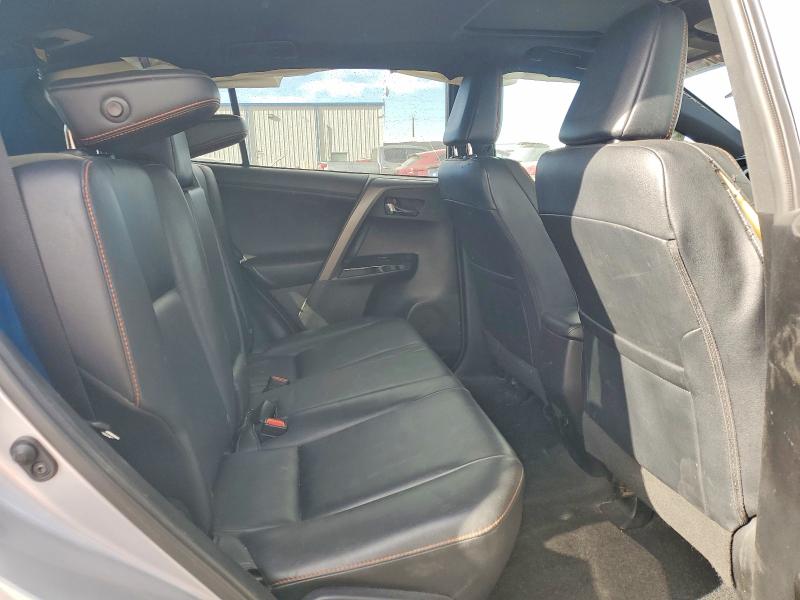 Фото 11 - TOYOTA RAV4