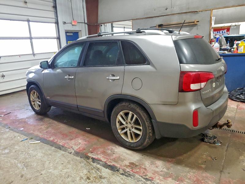 Фото 2 - KIA SORENTO