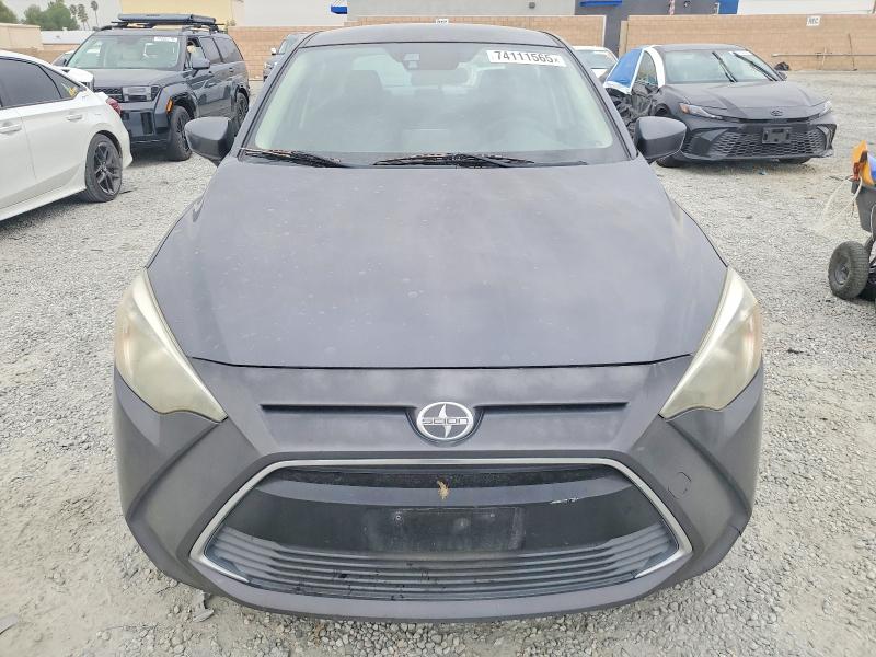 Фото 5 - TOYOTA SCION