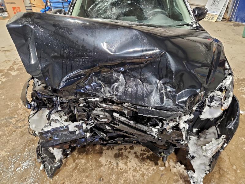 Фото 11 - MAZDA 3