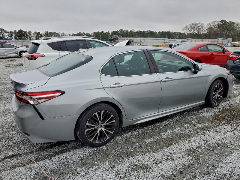 Фото 3 - TOYOTA CAMRY