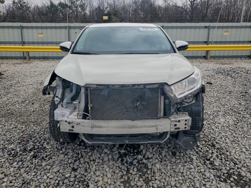 Фото 5 - TOYOTA HIGHLANDER