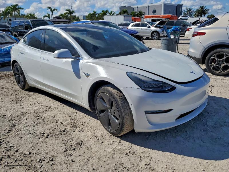 Фото 4 - TESLA MODEL 3