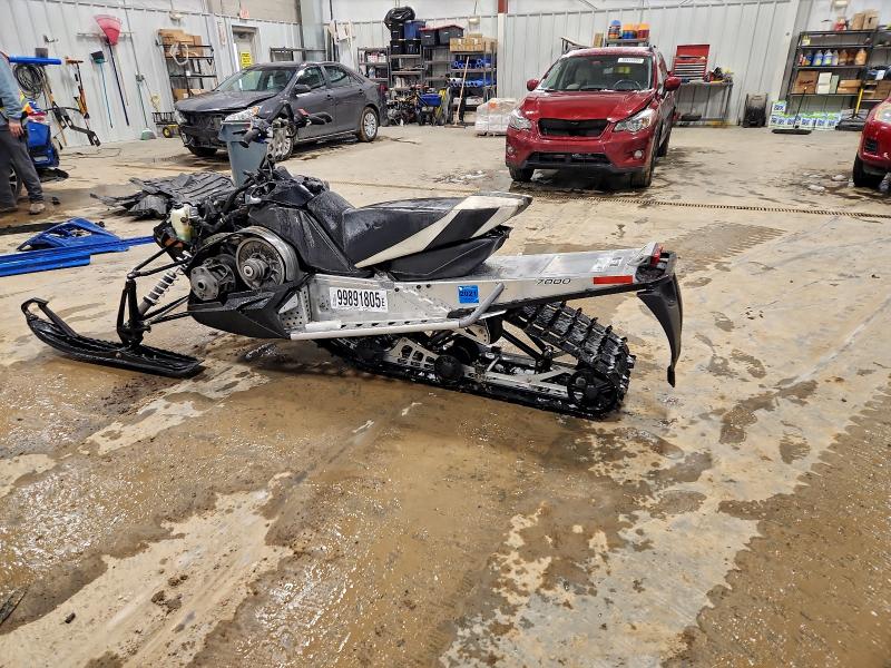 ARCTIC-CAT SNOWMOBILE 2014