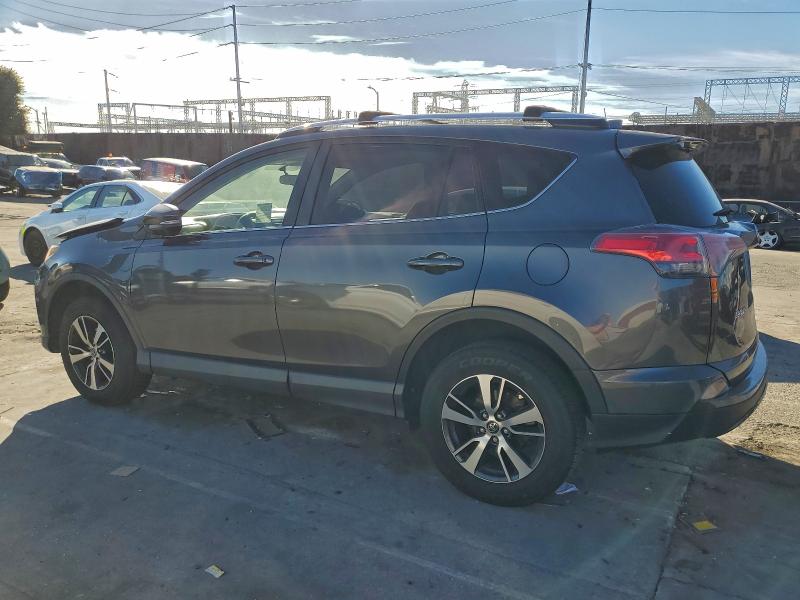 Фото 2 - TOYOTA RAV4