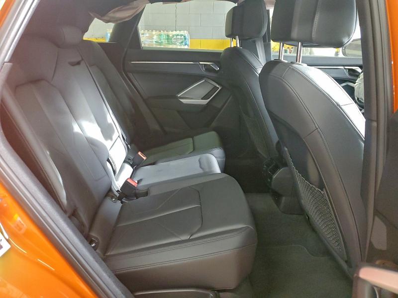 Фото 11 - AUDI Q3