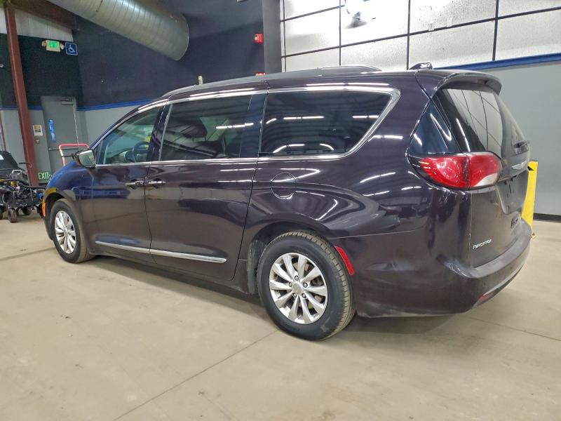 Фото 2 - CHRYSLER PACIFICA