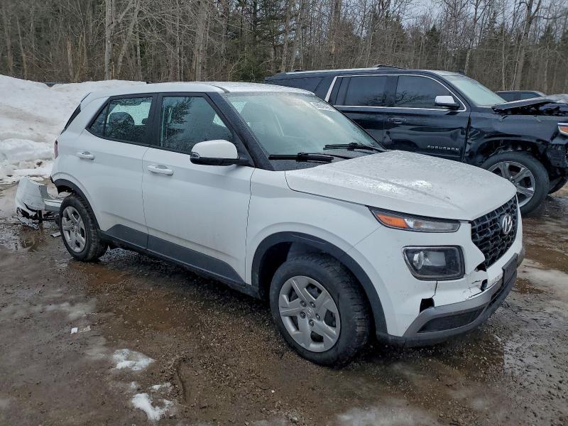 Фото 4 - HYUNDAI VENUE