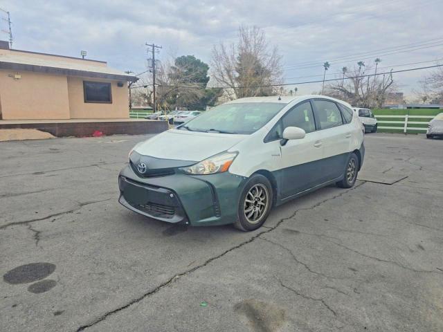 Фото 2 - TOYOTA PRIUS