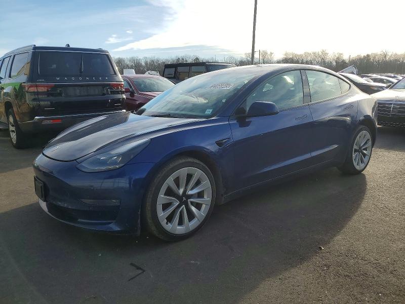 Фото 1 - TESLA MODEL 3