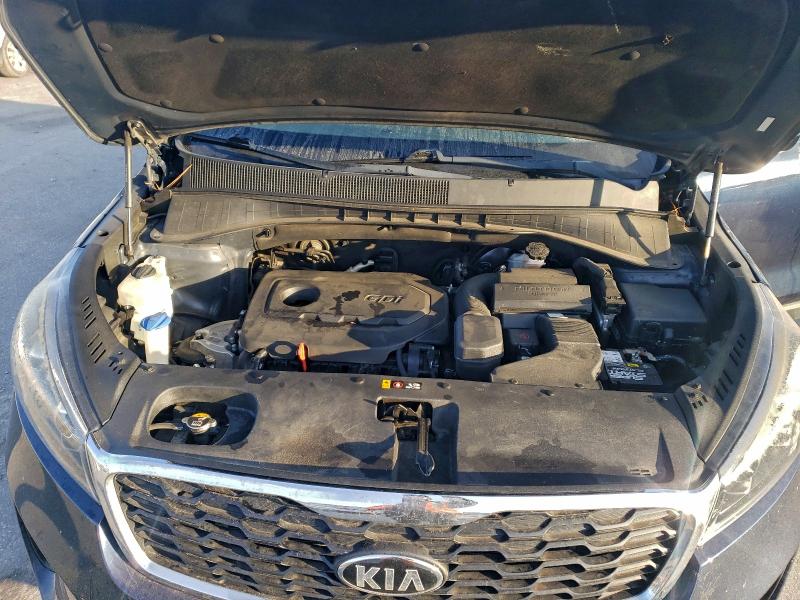 Фото 12 - KIA SORENTO