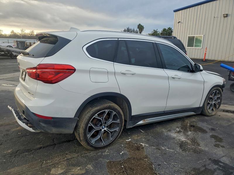 Фото 3 - BMW X1