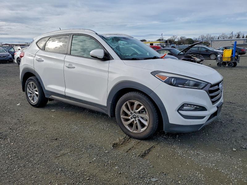 Фото 4 - HYUNDAI TUCSON