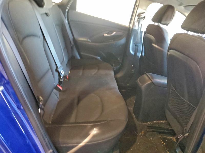 Фото 10 - HYUNDAI ELANTRA