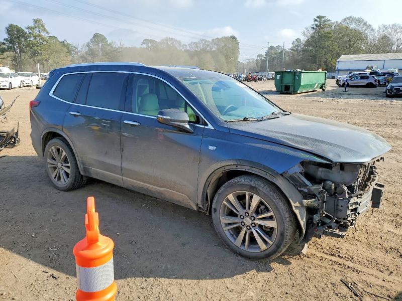 Фото 4 - CADILLAC XT6