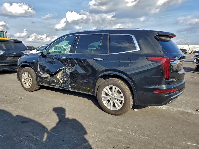 Фото 2 - CADILLAC XT6