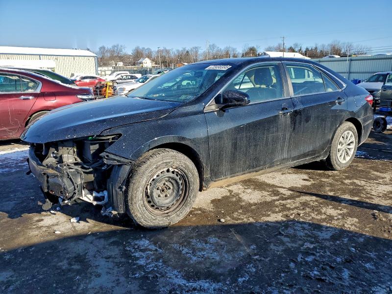 Фото 1 - TOYOTA CAMRY