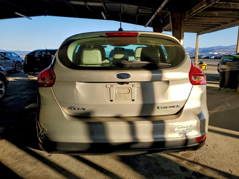 Фото 6 - FORD FOCUS