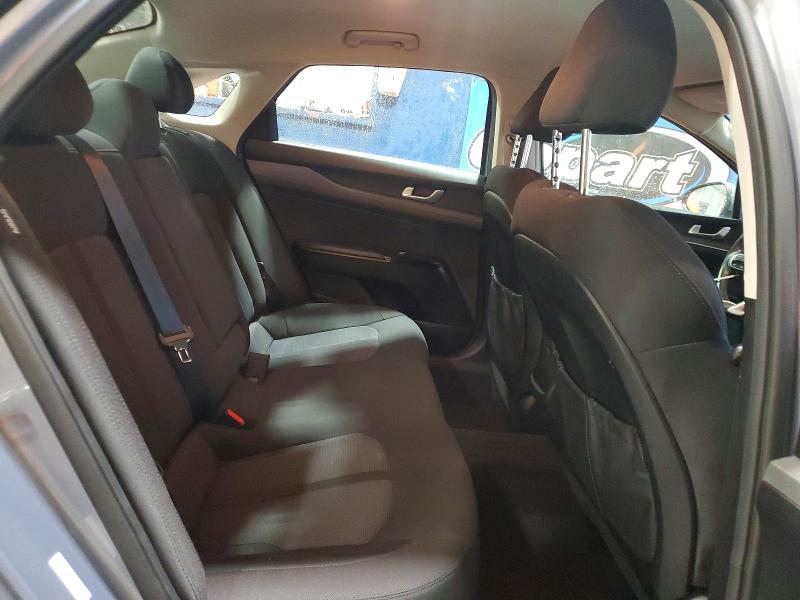 Фото 11 - KIA K5