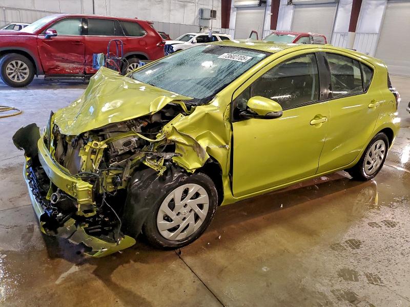 Фото 1 - TOYOTA PRIUS