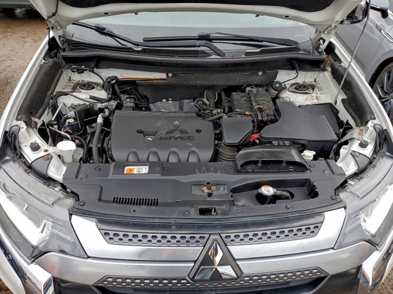 Фото 11 - MITSUBISHI OUTLANDER