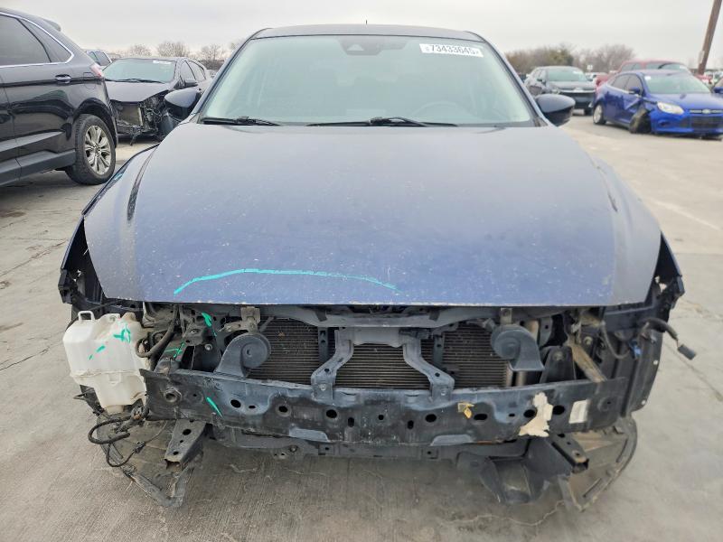 Фото 5 - MAZDA 3