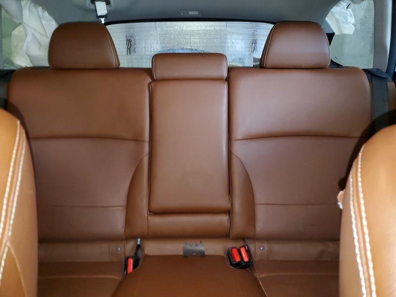 Фото 10 - SUBARU OUTBACK